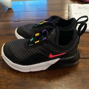 Nike Air Max Motion 2 - size 7C